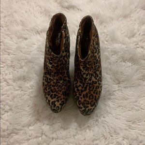 Cheetah Print Heel.